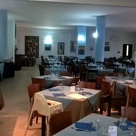 فندق Villaggio Borgo Marino