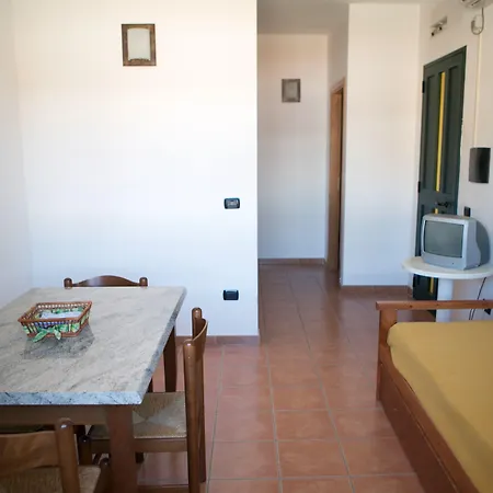 Villaggio Borgo Marino ホテル 3*