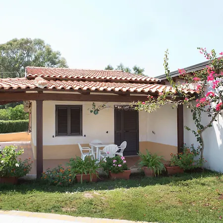 Villaggio Borgo Marino 3* ザンブローネ