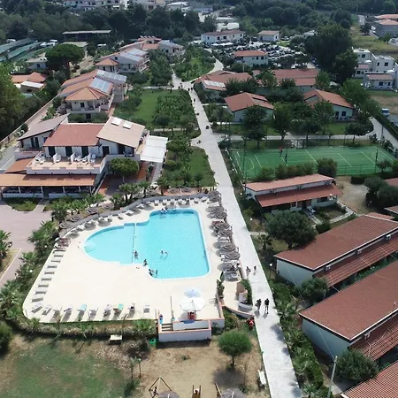 Hotel Villaggio Borgo Marino