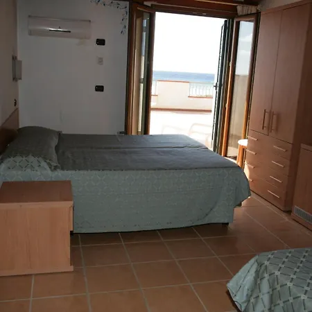 Hotel Villaggio Borgo Marino