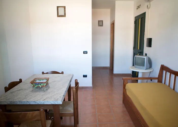 Villaggio Borgo Marino מלון 3*