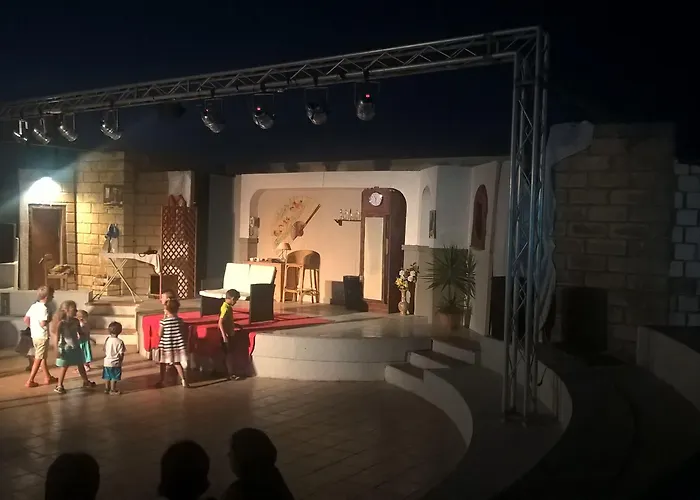 מלון Villaggio Borgo Marino זמברונה