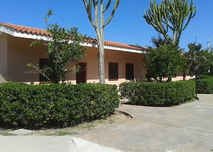 Villaggio Borgo Marino מלון 3*